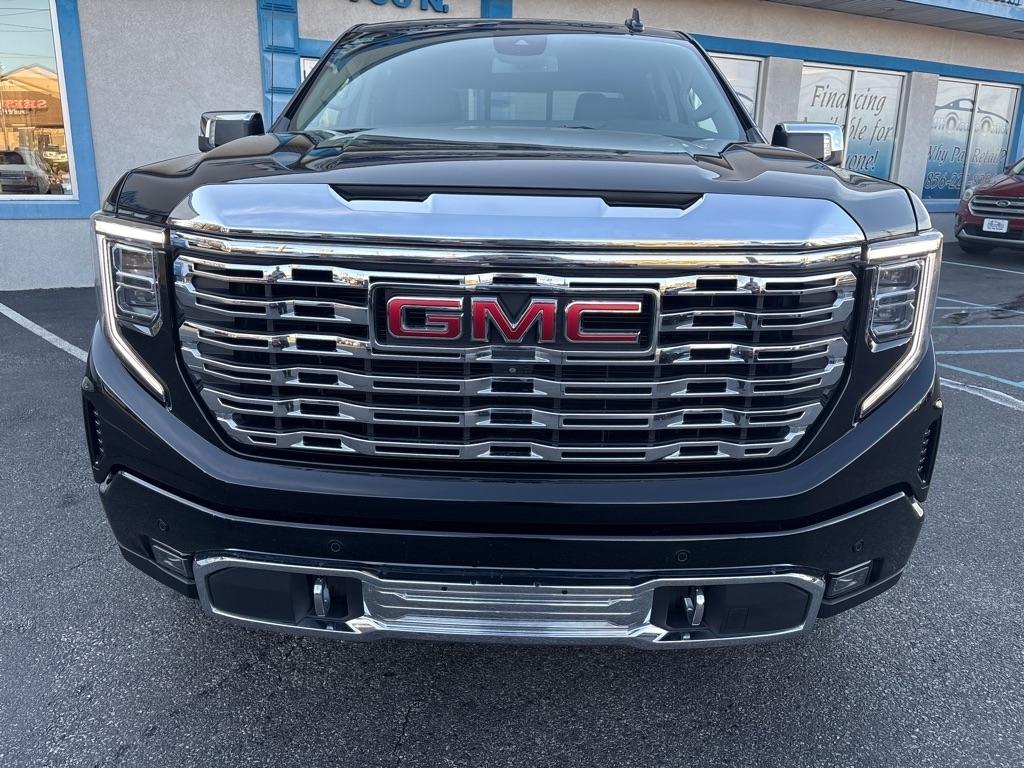 GMC Sierra 1500 4WD Crew Cab 147" Denali 2023