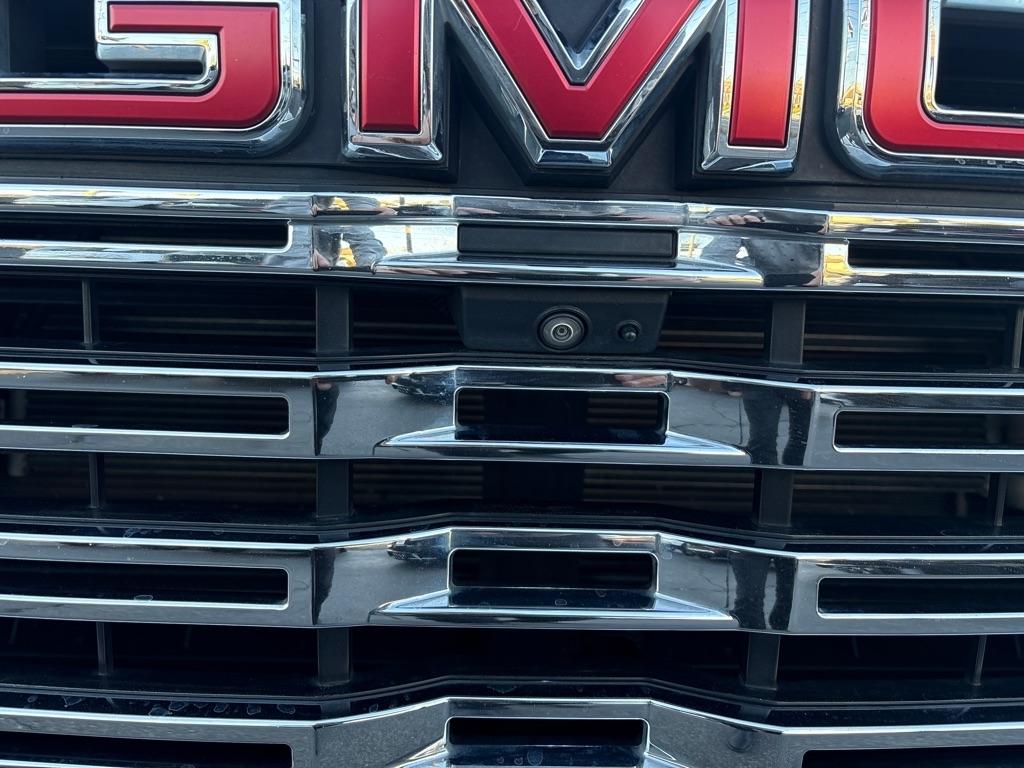 GMC Sierra 1500 4WD Crew Cab 147" Denali 2023