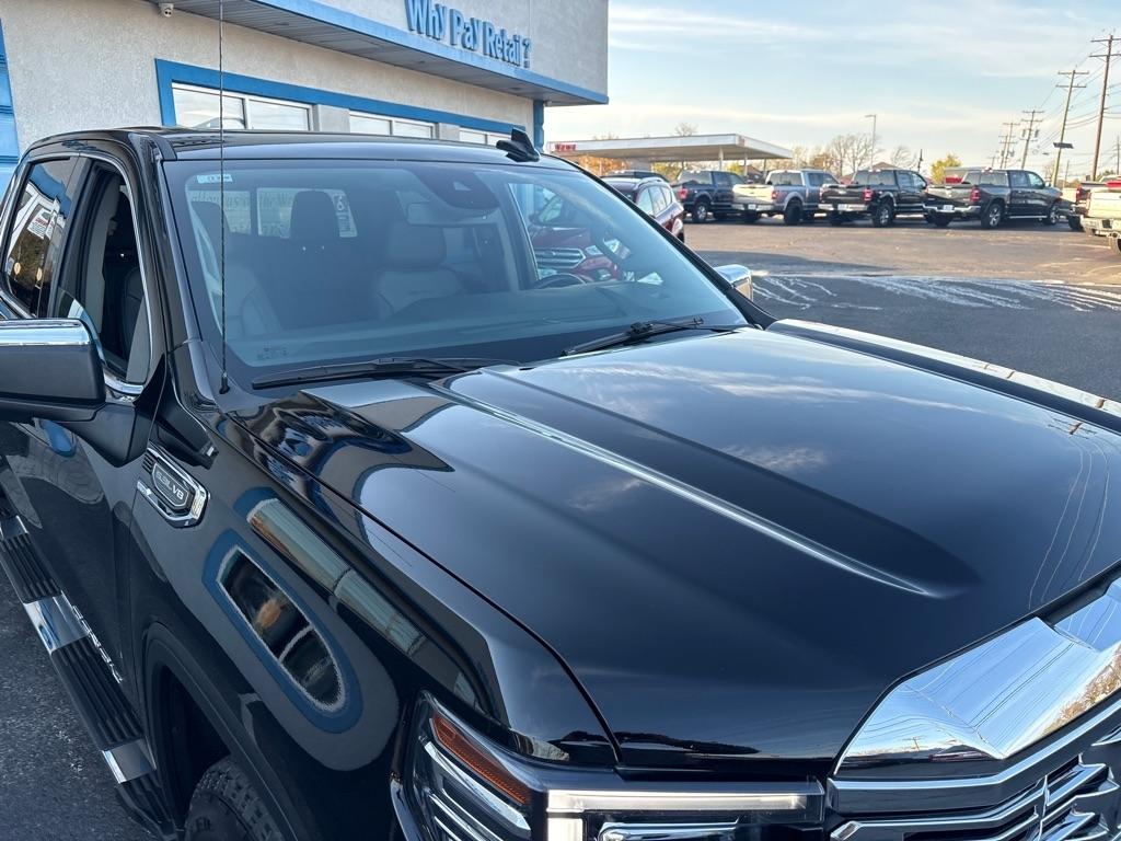 GMC Sierra 1500 4WD Crew Cab 147" Denali 2023