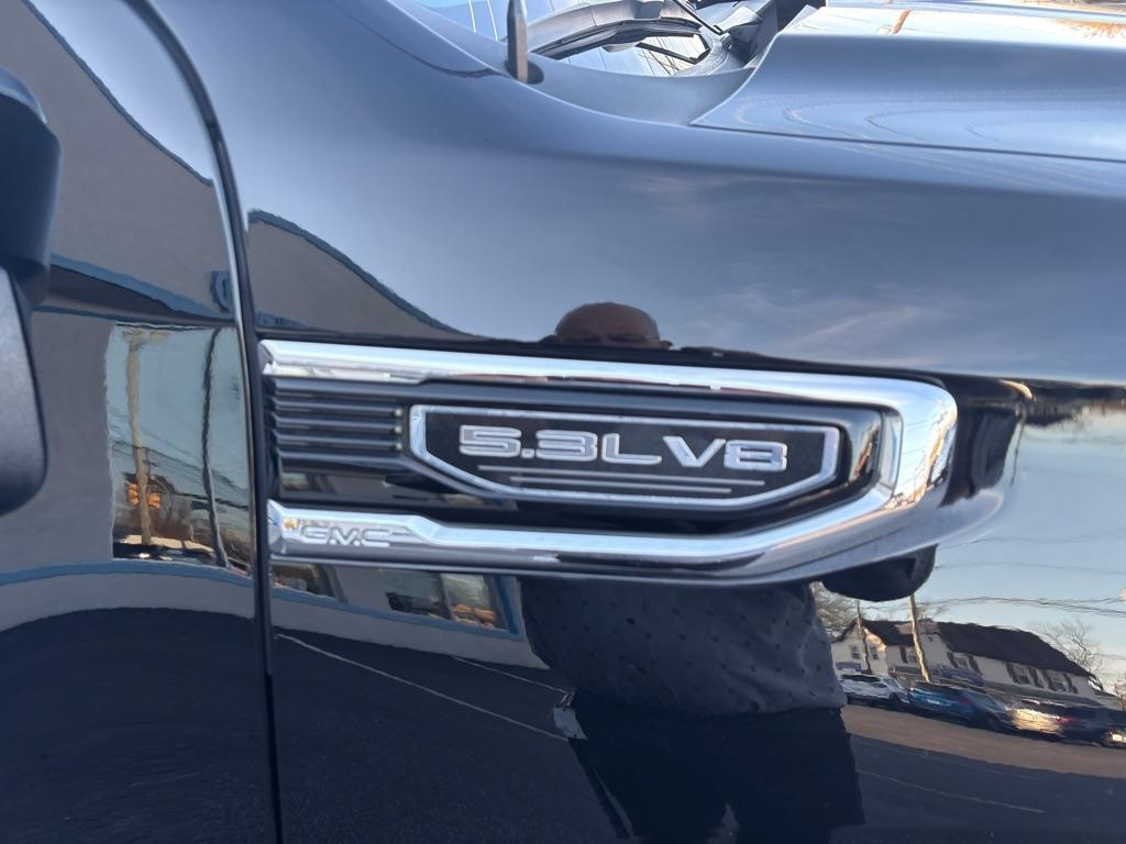 GMC Sierra 1500 4WD Crew Cab 147" Denali 2023