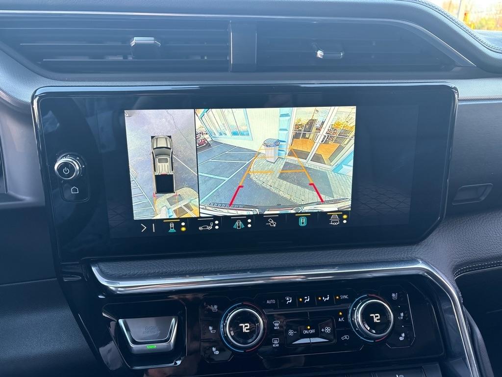 GMC Sierra 1500 4WD Crew Cab 147" Denali 2023