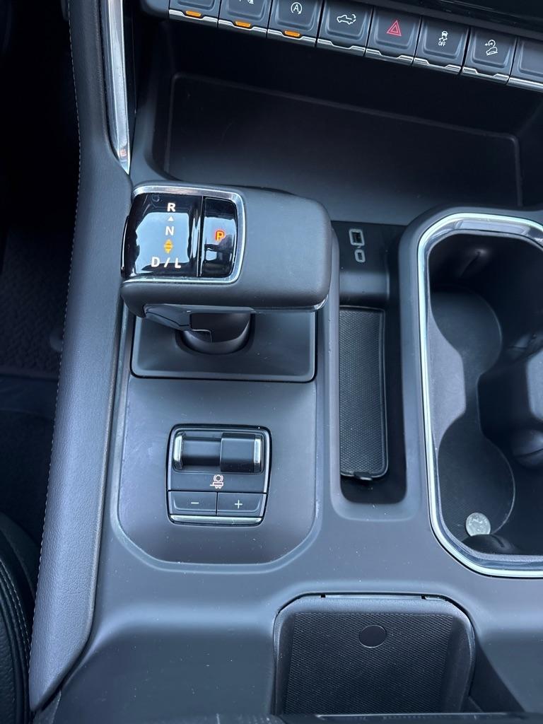 GMC Sierra 1500 4WD Crew Cab 147" Denali 2023