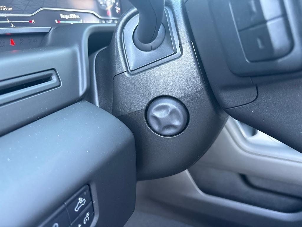 GMC Sierra 1500 4WD Crew Cab 147" Denali 2023