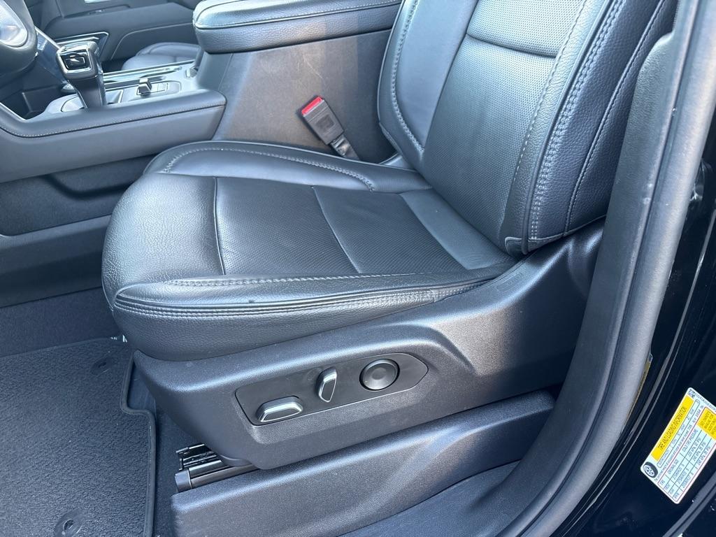 GMC Sierra 1500 4WD Crew Cab 147" Denali 2023