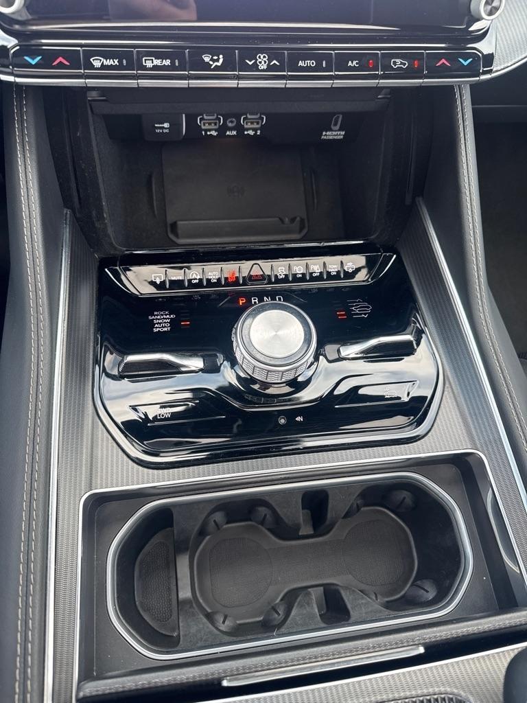 Jeep Grand Wagoneer Series II 4x4 2024