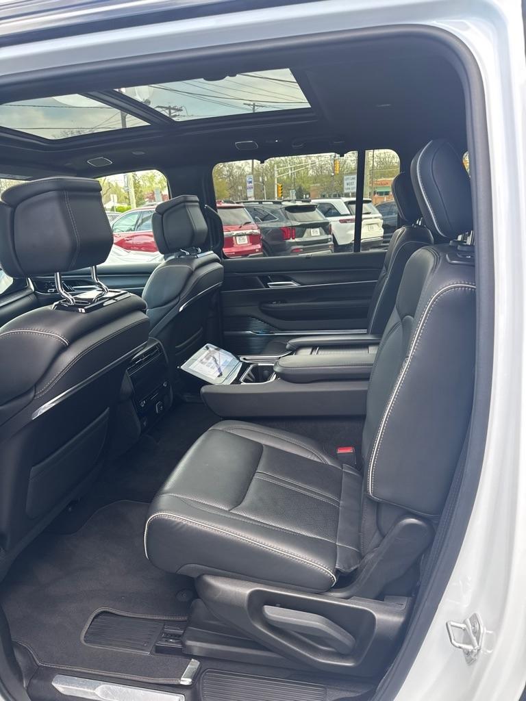 Jeep Grand Wagoneer Series II 4x4 2024