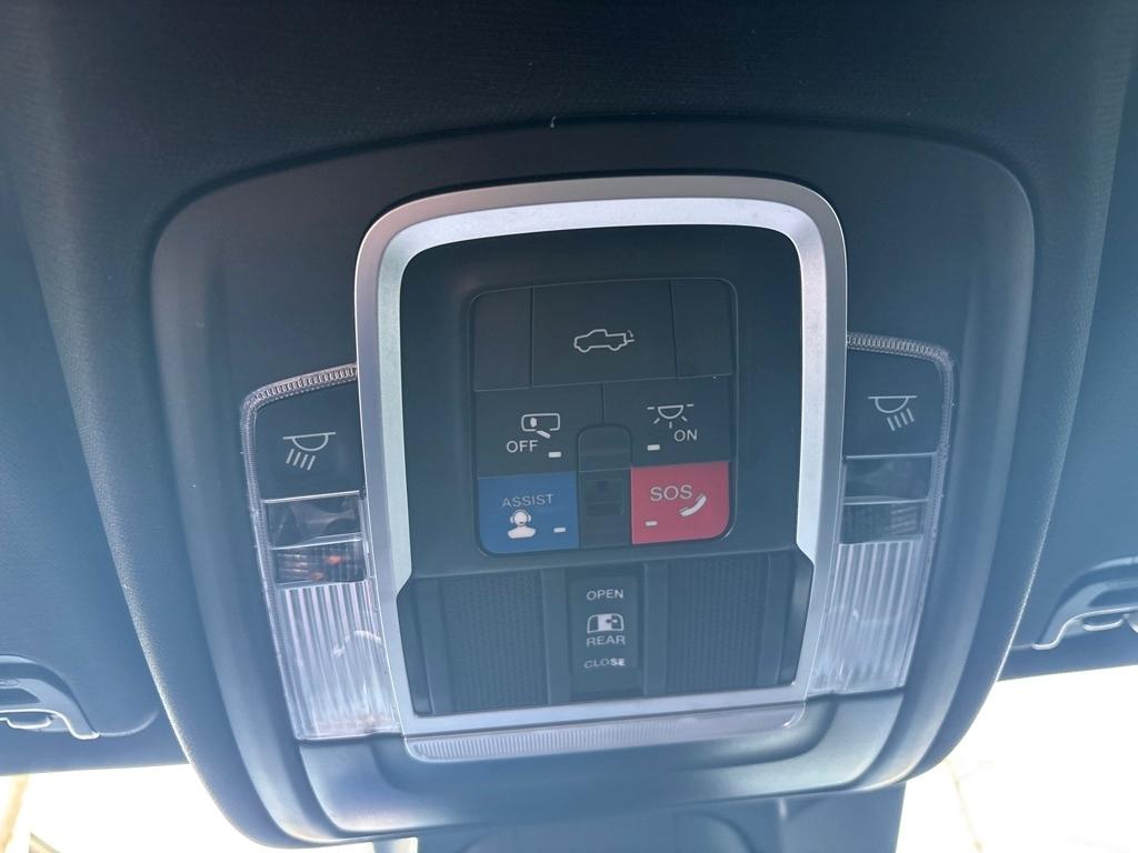 RAM 1500 Limited 4x4 Crew Cab 5'7" Box 2023