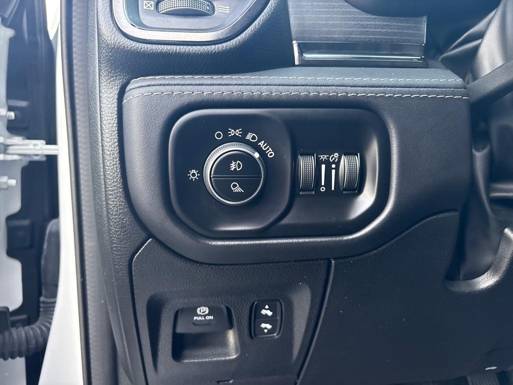 RAM 1500 Limited 4x4 Crew Cab 5'7" Box 2023