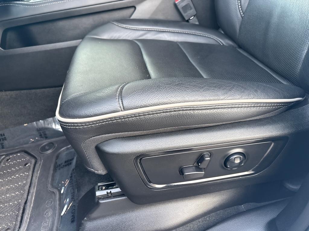 RAM 1500 Limited 4x4 Crew Cab 5'7" Box 2023