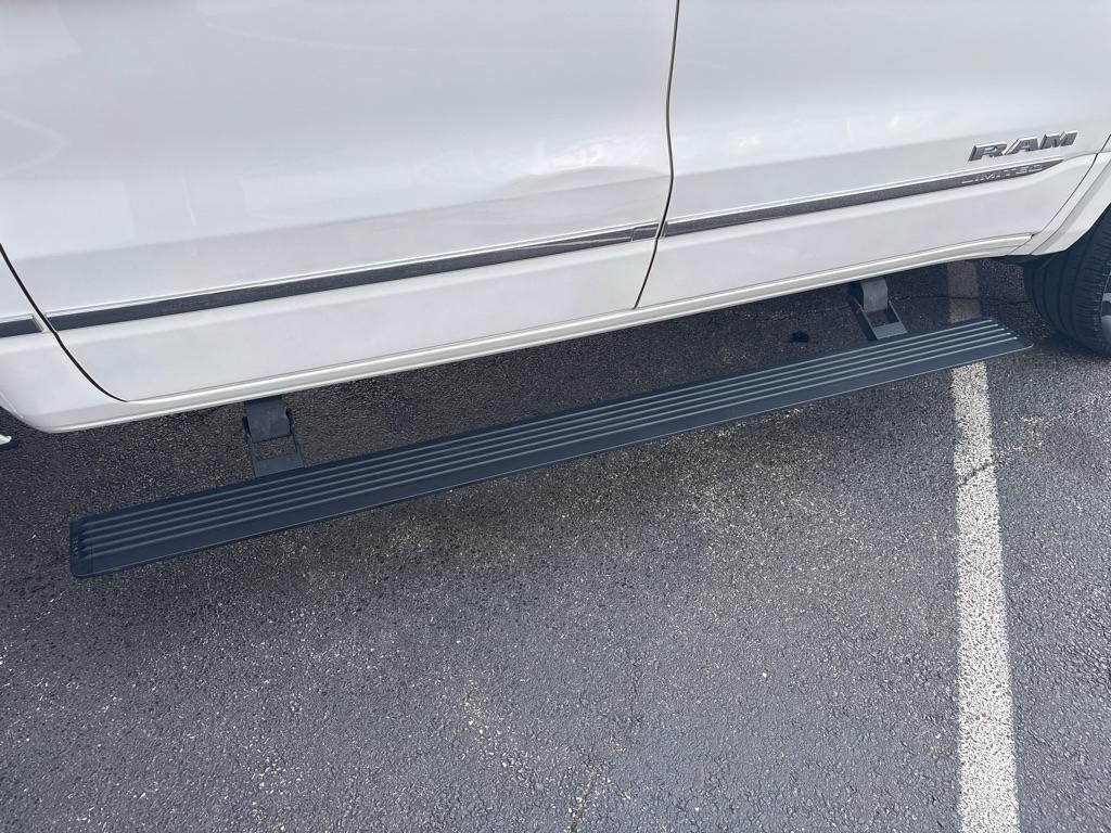 RAM 1500 Limited 4x4 Crew Cab 5'7" Box 2023