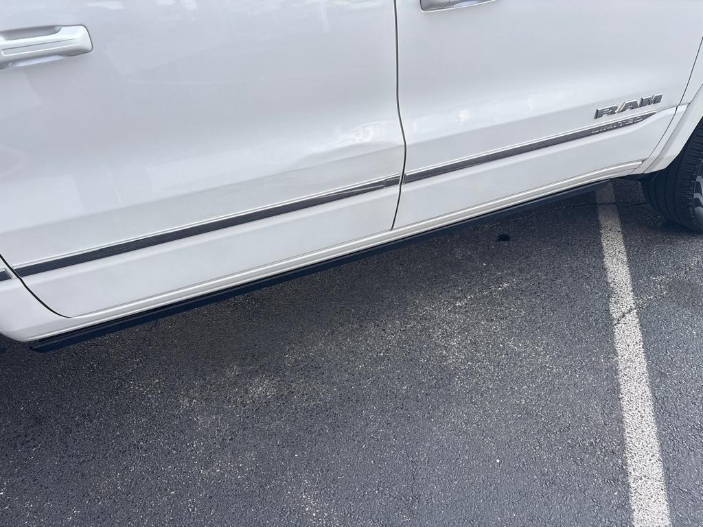 RAM 1500 Limited 4x4 Crew Cab 5'7" Box 2023