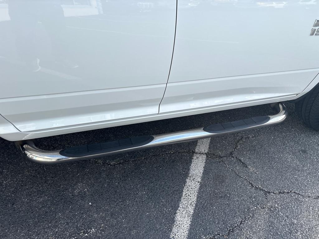 RAM 1500 Classic Express 4x4 Quad Cab 6'4" Box 2019