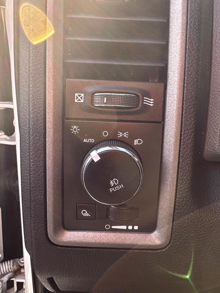 RAM 1500 Classic Express 4x4 Quad Cab 6'4" Box 2019