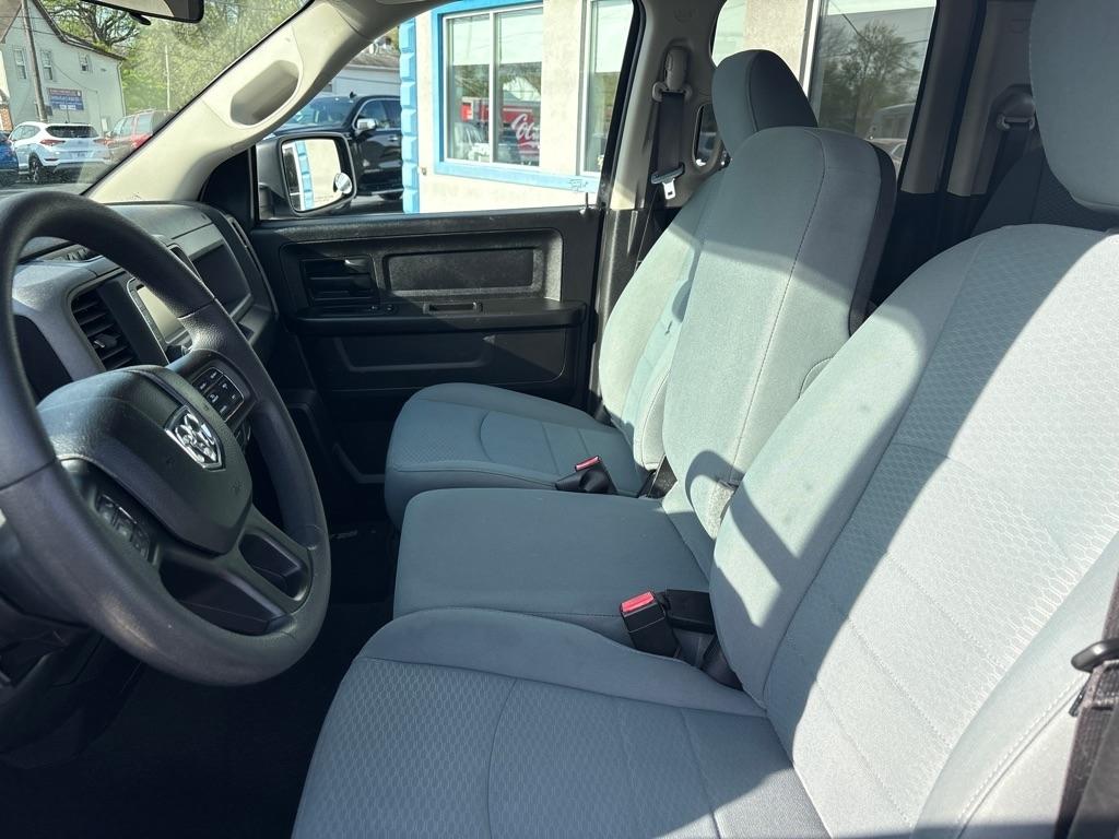 RAM 1500 Classic Express 4x4 Quad Cab 6'4" Box 2019