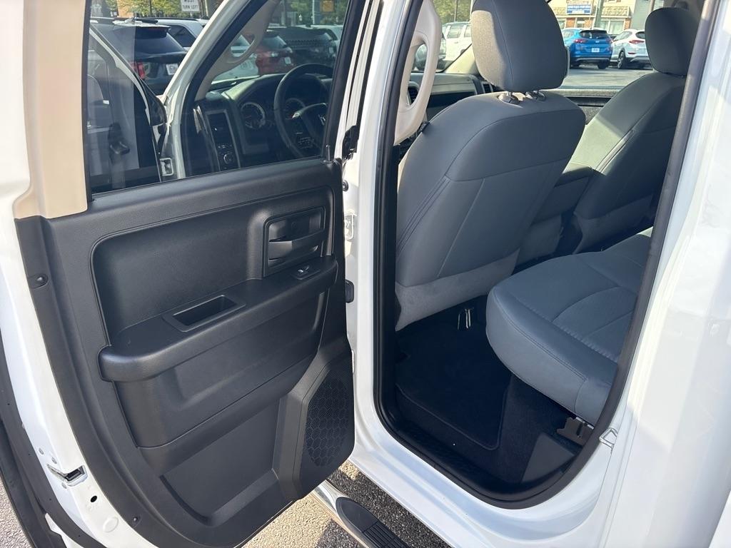 RAM 1500 Classic Express 4x4 Quad Cab 6'4" Box 2019