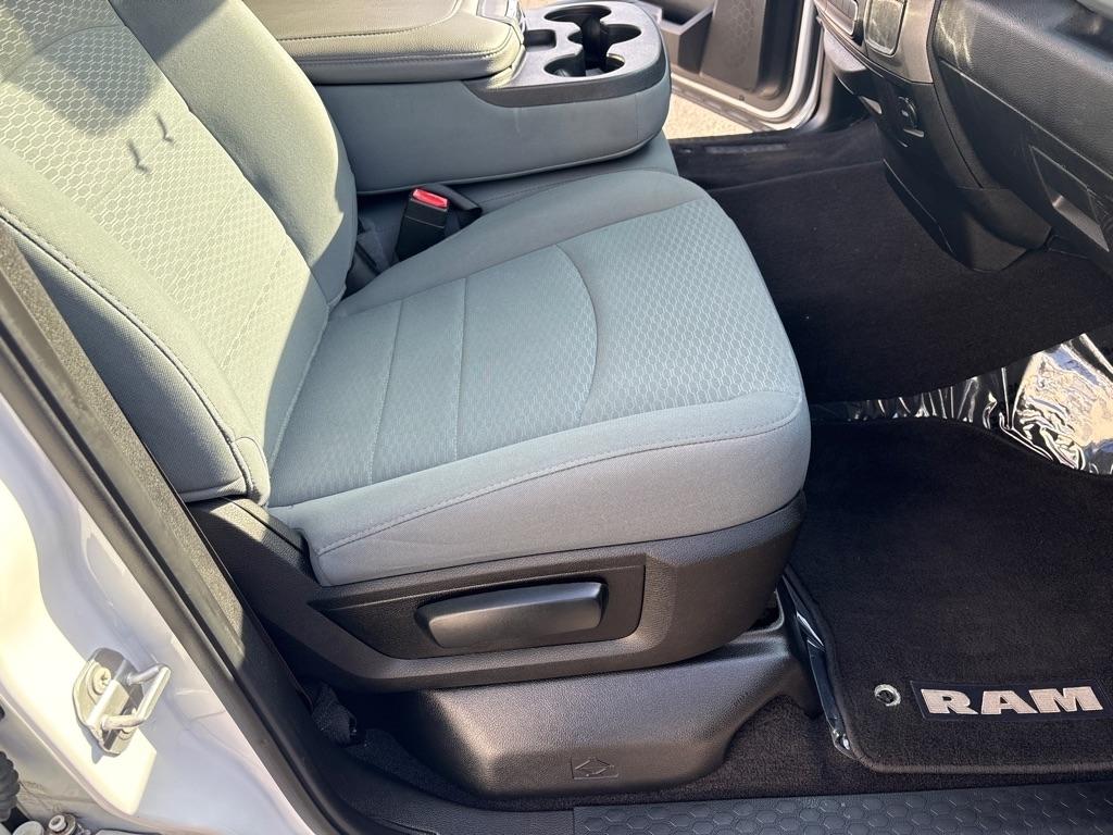 RAM 1500 Classic Express 4x4 Quad Cab 6'4" Box 2019