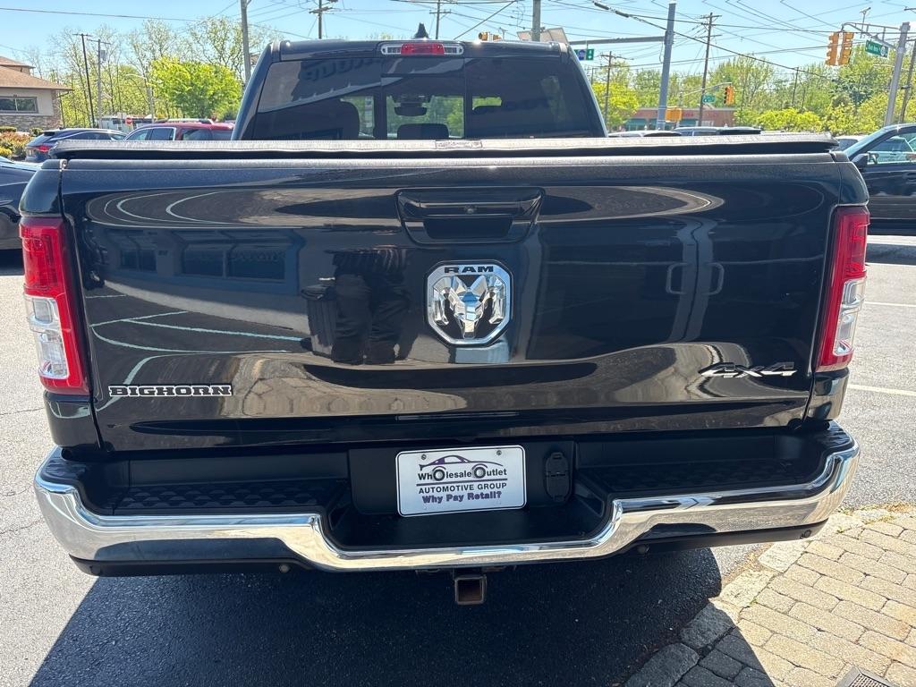 RAM 1500 Big Horn 4x4 Crew Cab 5'7" Box 2022