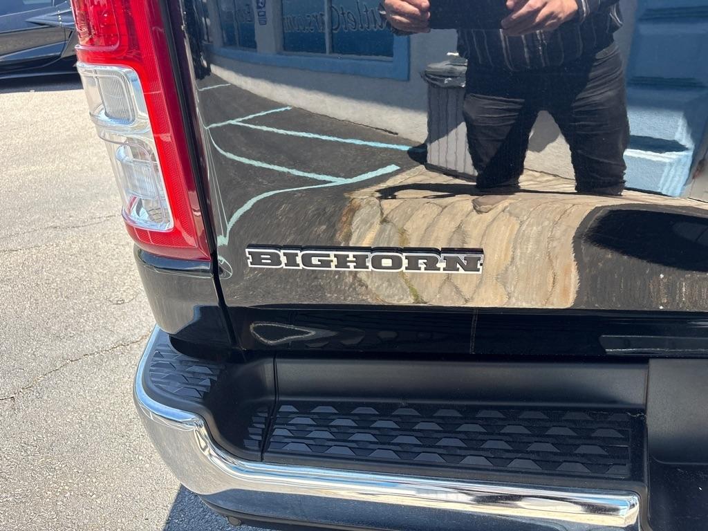RAM 1500 Big Horn 4x4 Crew Cab 5'7" Box 2022