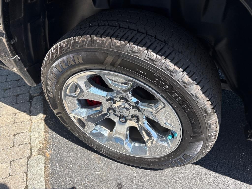 RAM 1500 Big Horn 4x4 Crew Cab 5'7" Box 2022