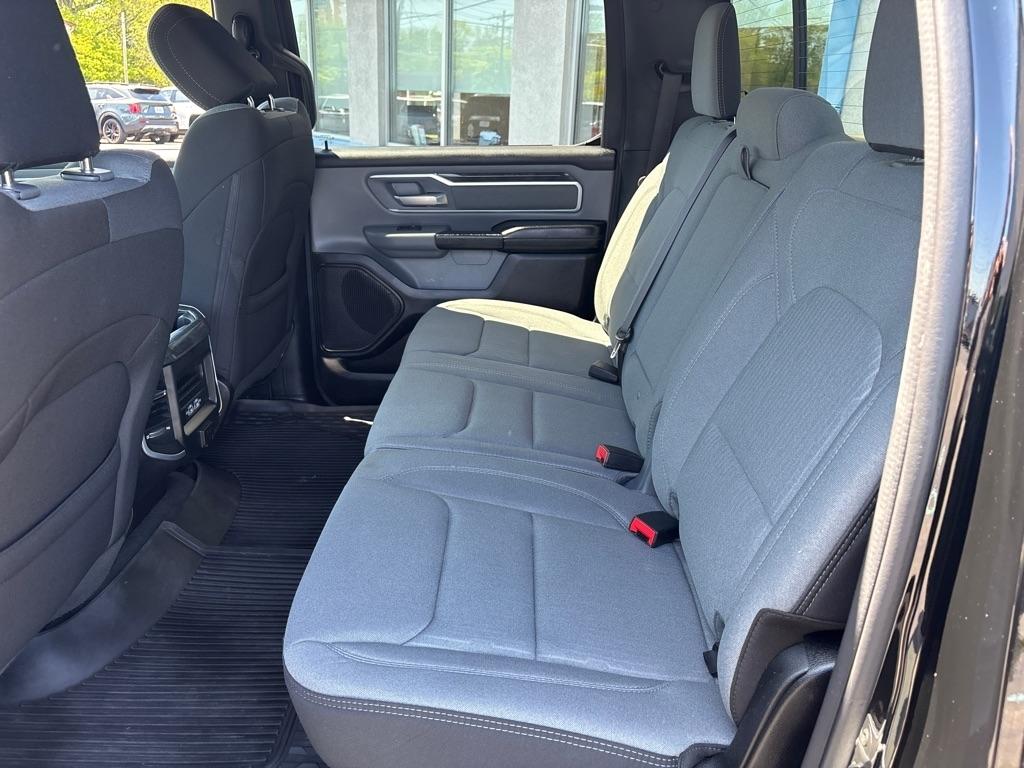 RAM 1500 Big Horn 4x4 Crew Cab 5'7" Box 2022