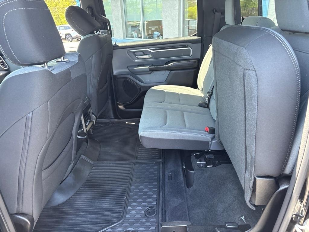 RAM 1500 Big Horn 4x4 Crew Cab 5'7" Box 2022