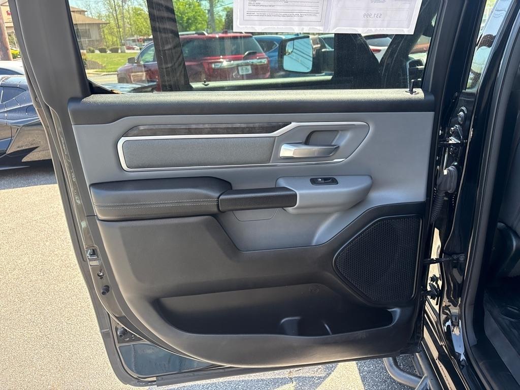 RAM 1500 Big Horn 4x4 Crew Cab 5'7" Box 2022