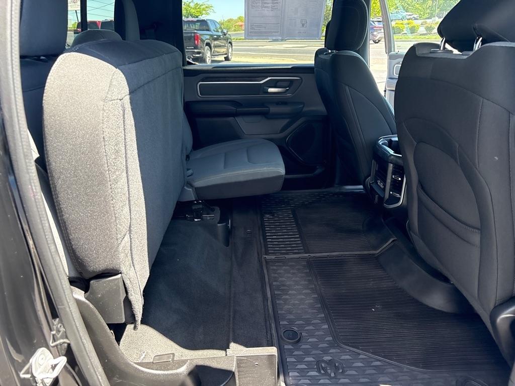 RAM 1500 Big Horn 4x4 Crew Cab 5'7" Box 2022