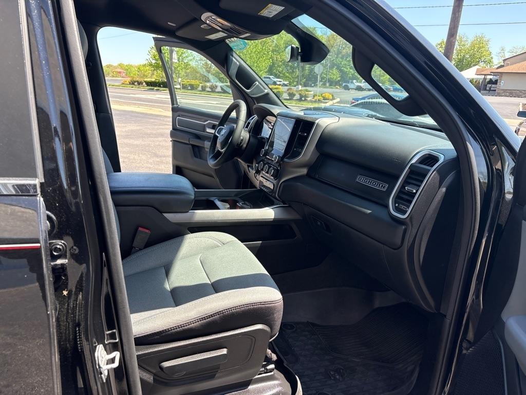 RAM 1500 Big Horn 4x4 Crew Cab 5'7" Box 2022
