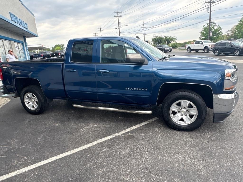 Chevrolet Silverado 1500 4WD Double Cab 143.5" LT w/1LT 2017