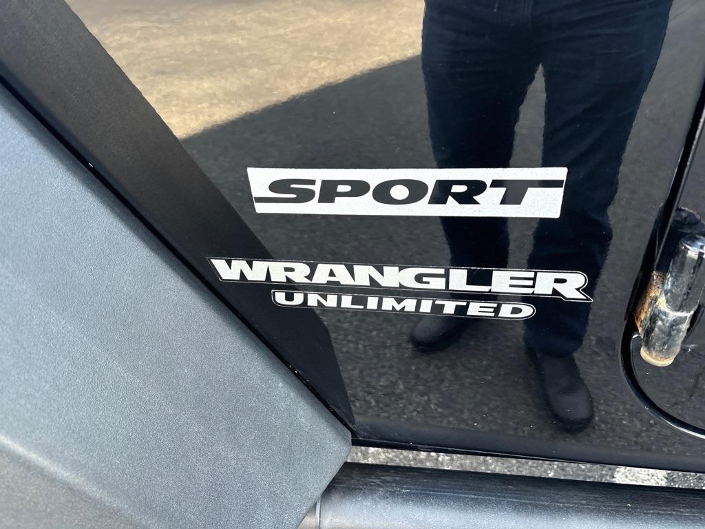 Jeep Wrangler Unlimited 4WD 4dr Sport 2016