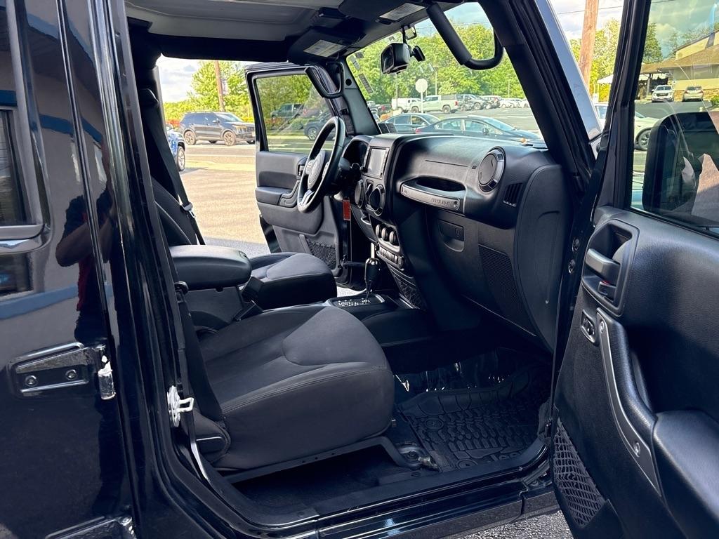 Jeep Wrangler Unlimited 4WD 4dr Sport 2016