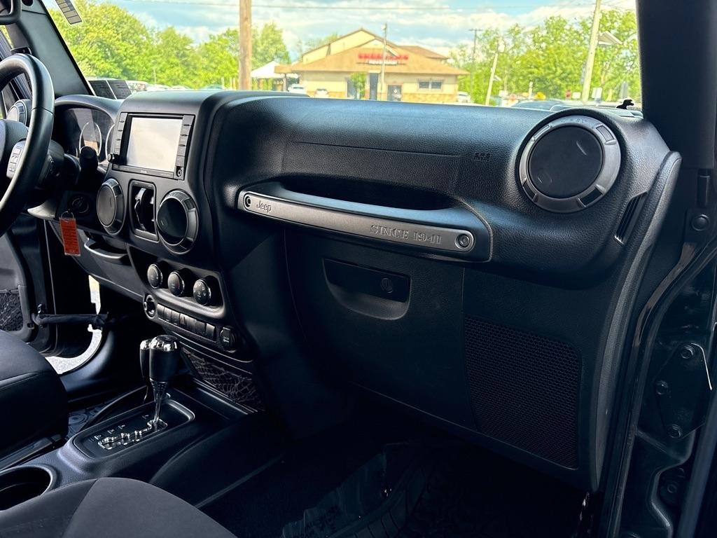 Jeep Wrangler Unlimited 4WD 4dr Sport 2016