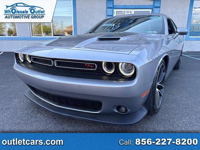 Silver 2017 Dodge Challenger R/T Scat Pack RWD Coupe Rear-Wheel Drive Manual