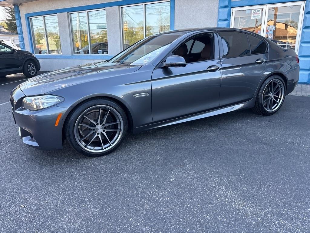 BMW 5 Series 4dr Sdn 550i xDrive AWD 2016