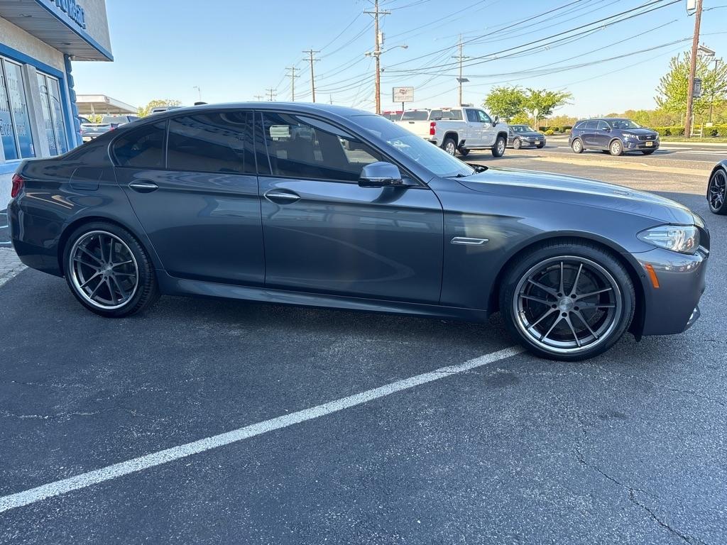 BMW 5 Series 4dr Sdn 550i xDrive AWD 2016