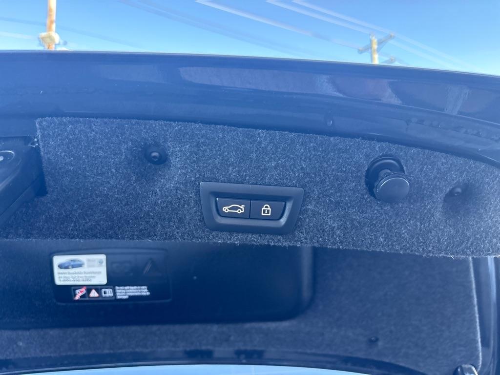 BMW 5 Series 4dr Sdn 550i xDrive AWD 2016