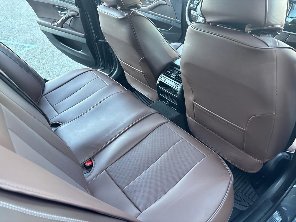 BMW 5 Series 4dr Sdn 550i xDrive AWD 2016