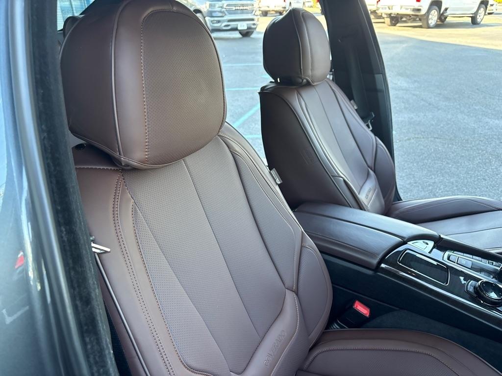 BMW 5 Series 4dr Sdn 550i xDrive AWD 2016