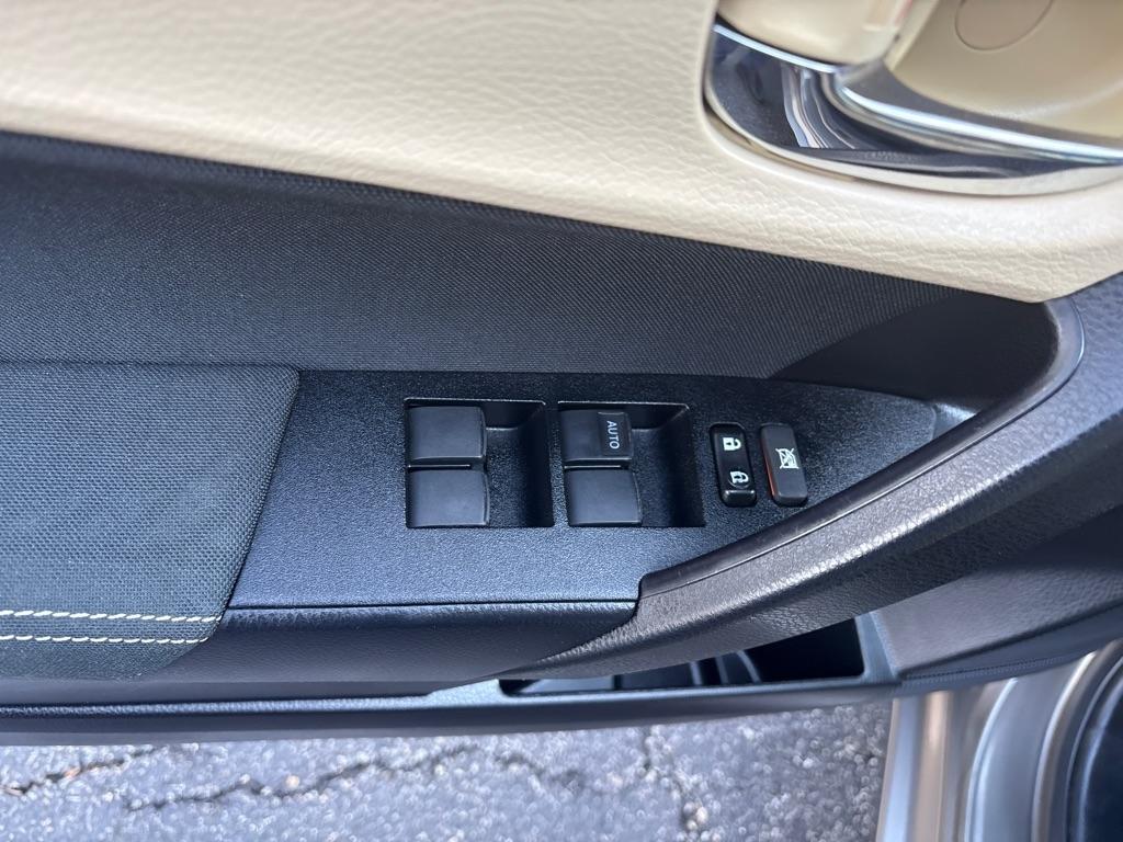 Toyota Corolla 50th Anniversary Special Edition CVT (Natl) 2017