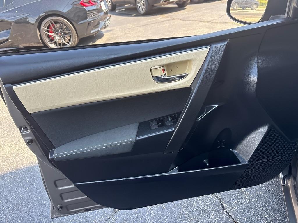 Toyota Corolla 50th Anniversary Special Edition CVT (Natl) 2017