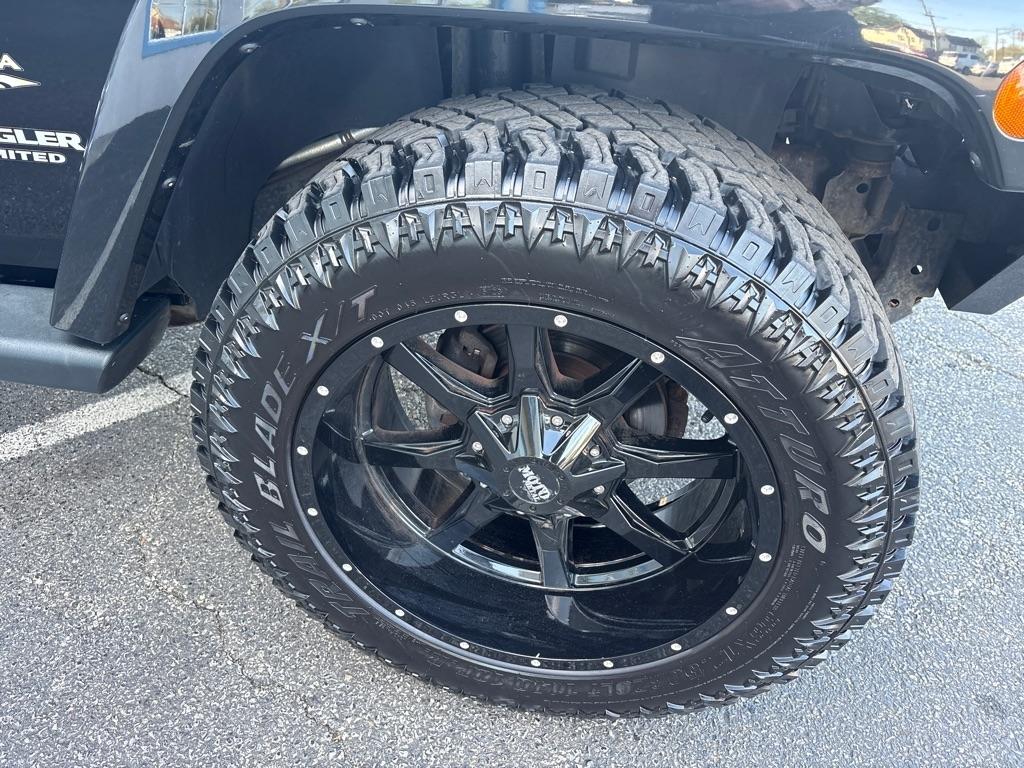 Jeep Wrangler Unlimited 4WD 4dr Sahara 2014