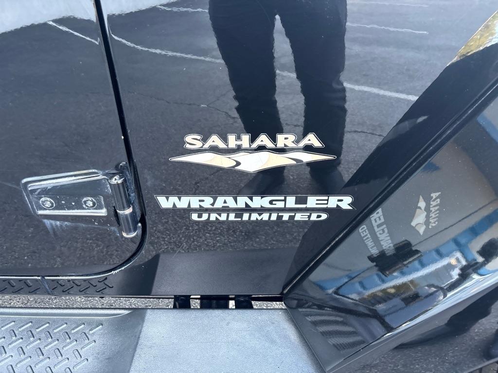 Jeep Wrangler Unlimited 4WD 4dr Sahara 2014