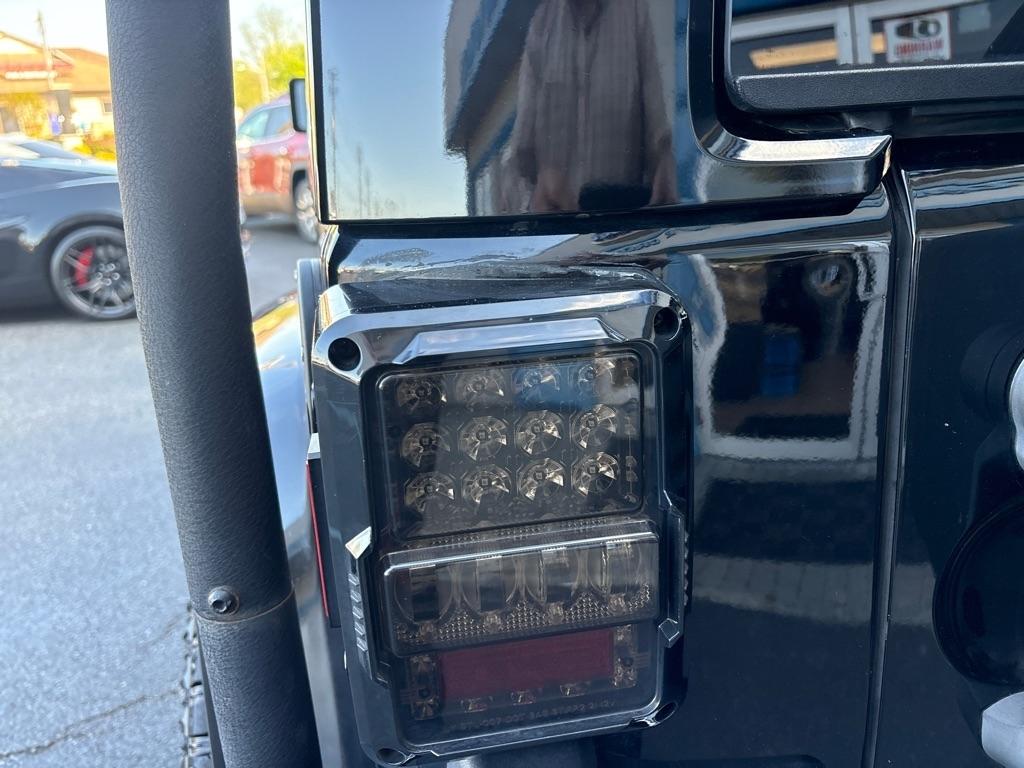 Jeep Wrangler Unlimited 4WD 4dr Sahara 2014