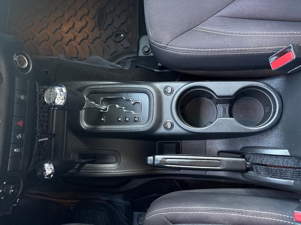 Jeep Wrangler Unlimited 4WD 4dr Sahara 2014