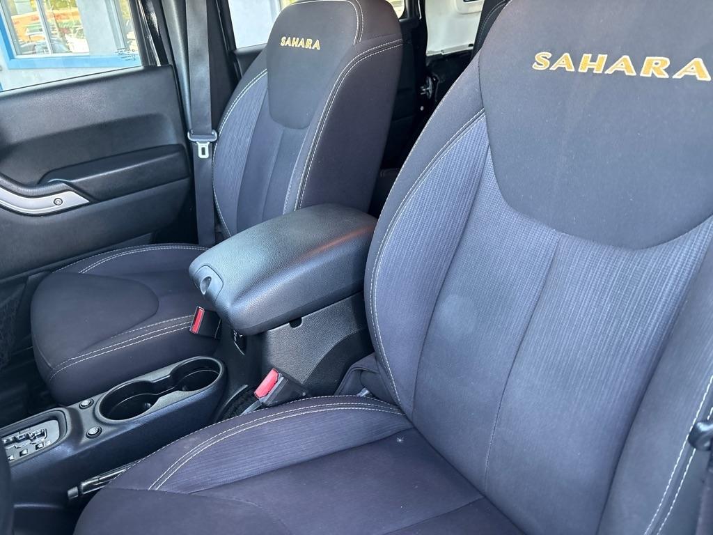 Jeep Wrangler Unlimited 4WD 4dr Sahara 2014