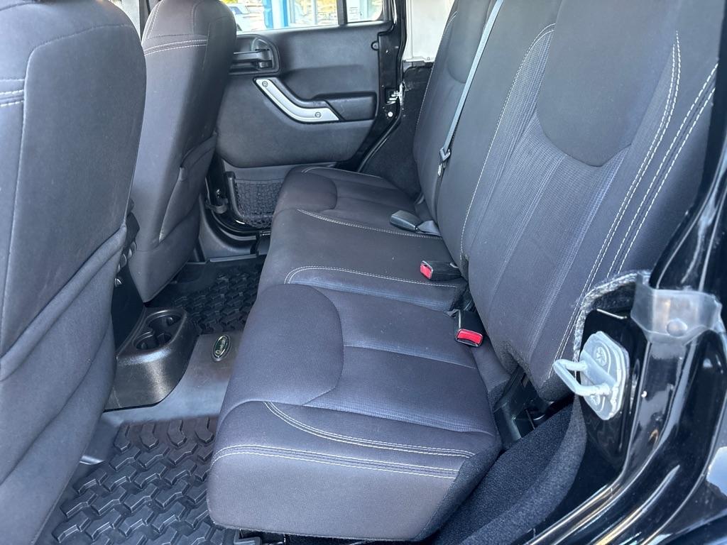 Jeep Wrangler Unlimited 4WD 4dr Sahara 2014