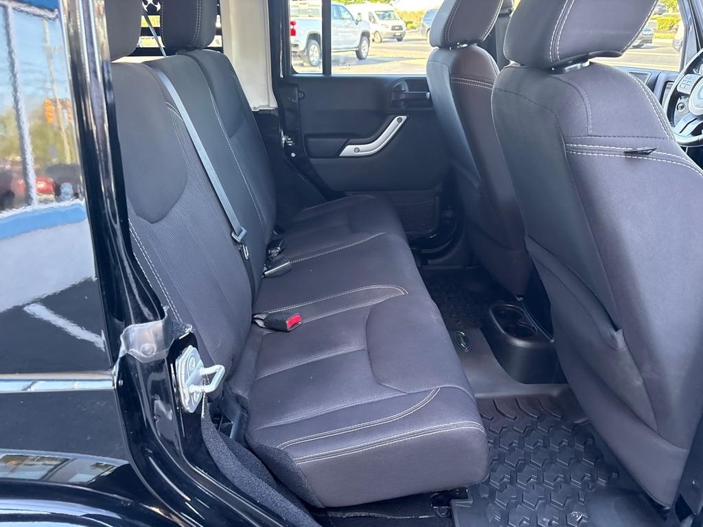 Jeep Wrangler Unlimited 4WD 4dr Sahara 2014