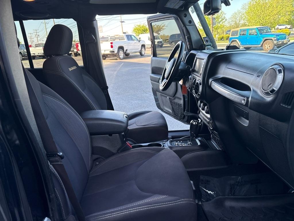 Jeep Wrangler Unlimited 4WD 4dr Sahara 2014