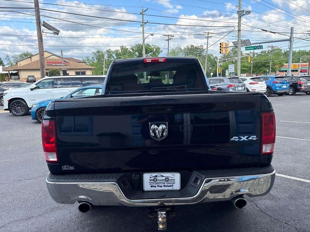 RAM 1500 4WD Quad Cab 140.5" Express 2016