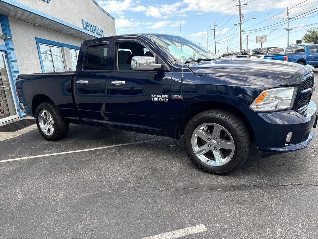RAM 1500 4WD Quad Cab 140.5" Express 2016